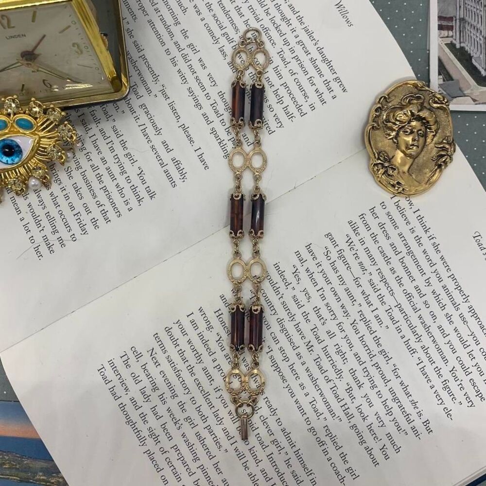 Vintage Gold Tone Ornate Bracelet